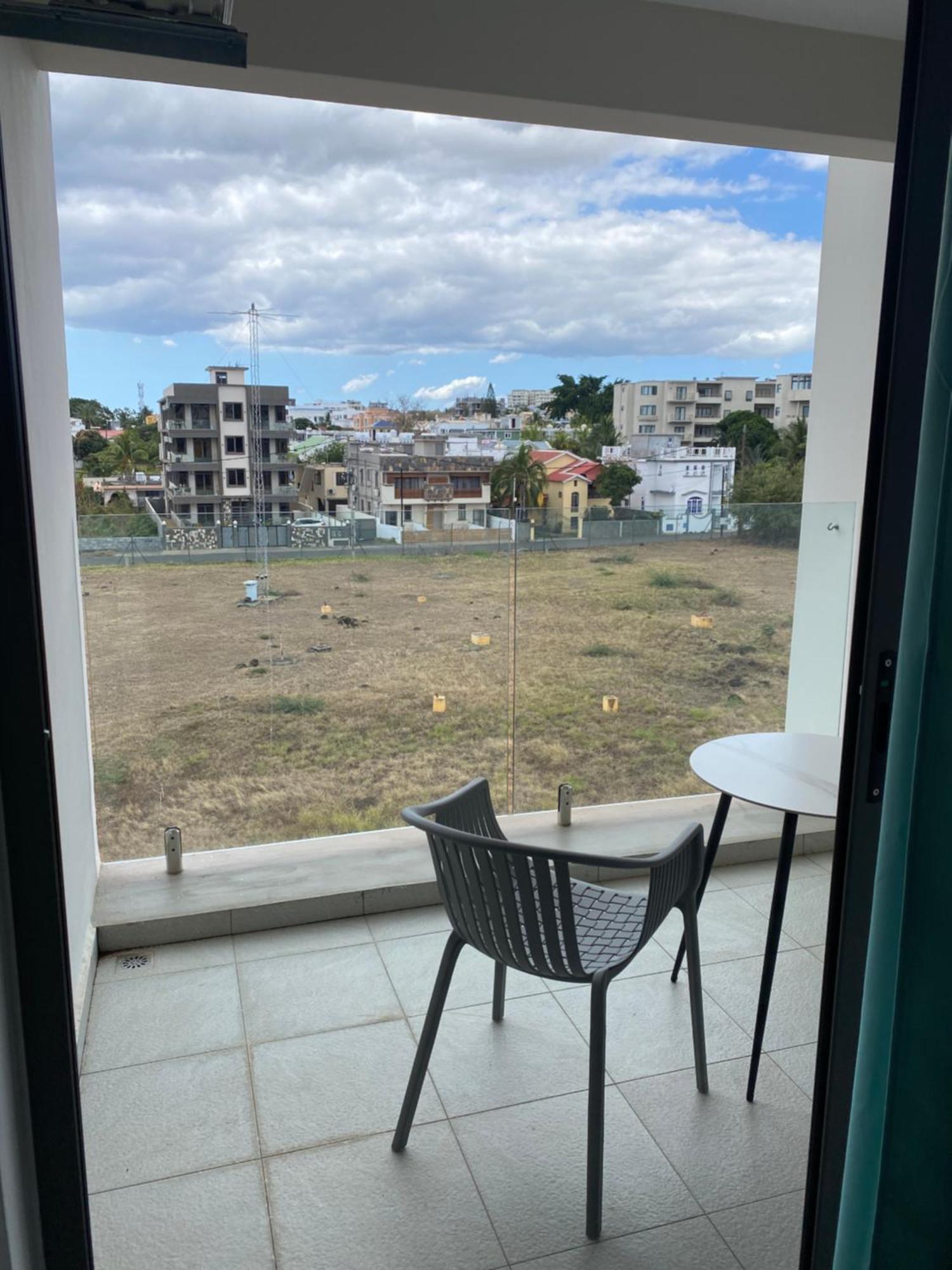 Sandstone Apartment A Walk To The Beach Flic-en-Flacq Extérieur photo